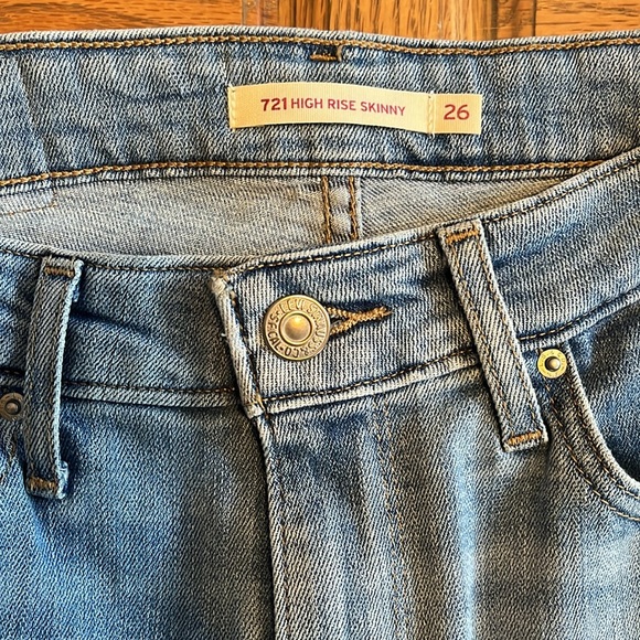 Levi’s High Waisted Skinny Jeans - Picture 4 of 4